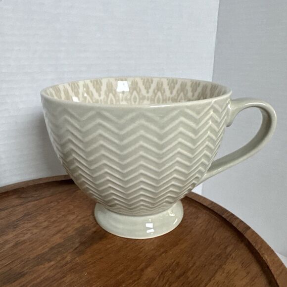 2 Signature Housewares Footed Stoneware 14 oz Mugs Diamonds Dots Lines & Zigzags - Picture 11 of 16